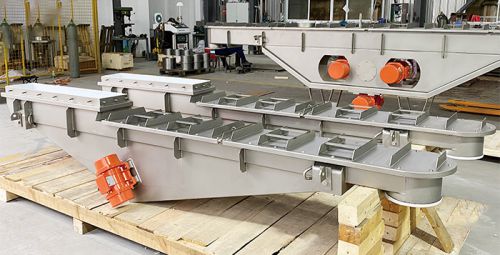 单向槽式给料机